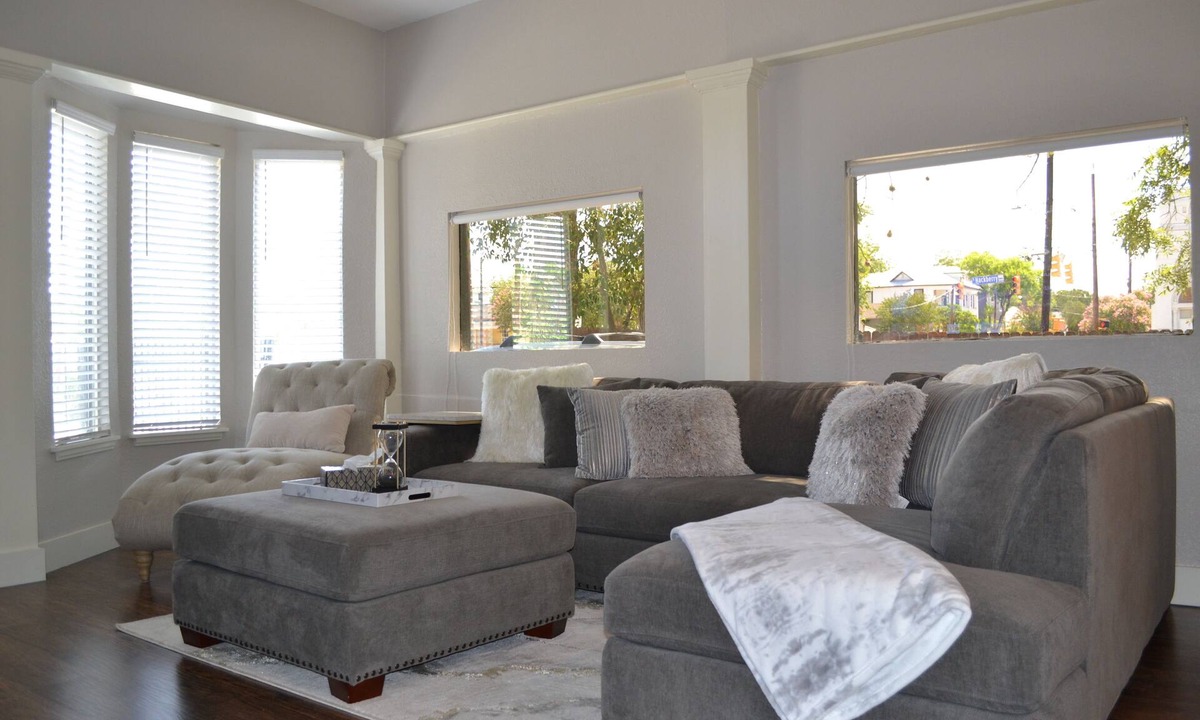 Near East Side House | Downtown San Antonio cozy 3BR 2BA with free parking