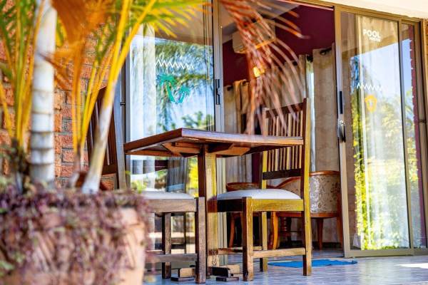 Victoria Falls Hotel | Dzimbahwe Guest Lodge