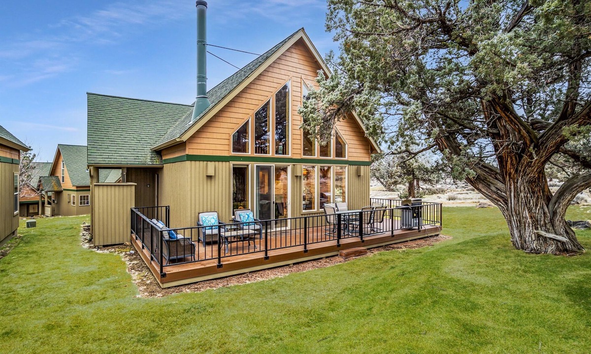 Redmond House | Eagle Crest Retreat on Golf course, Private w/View