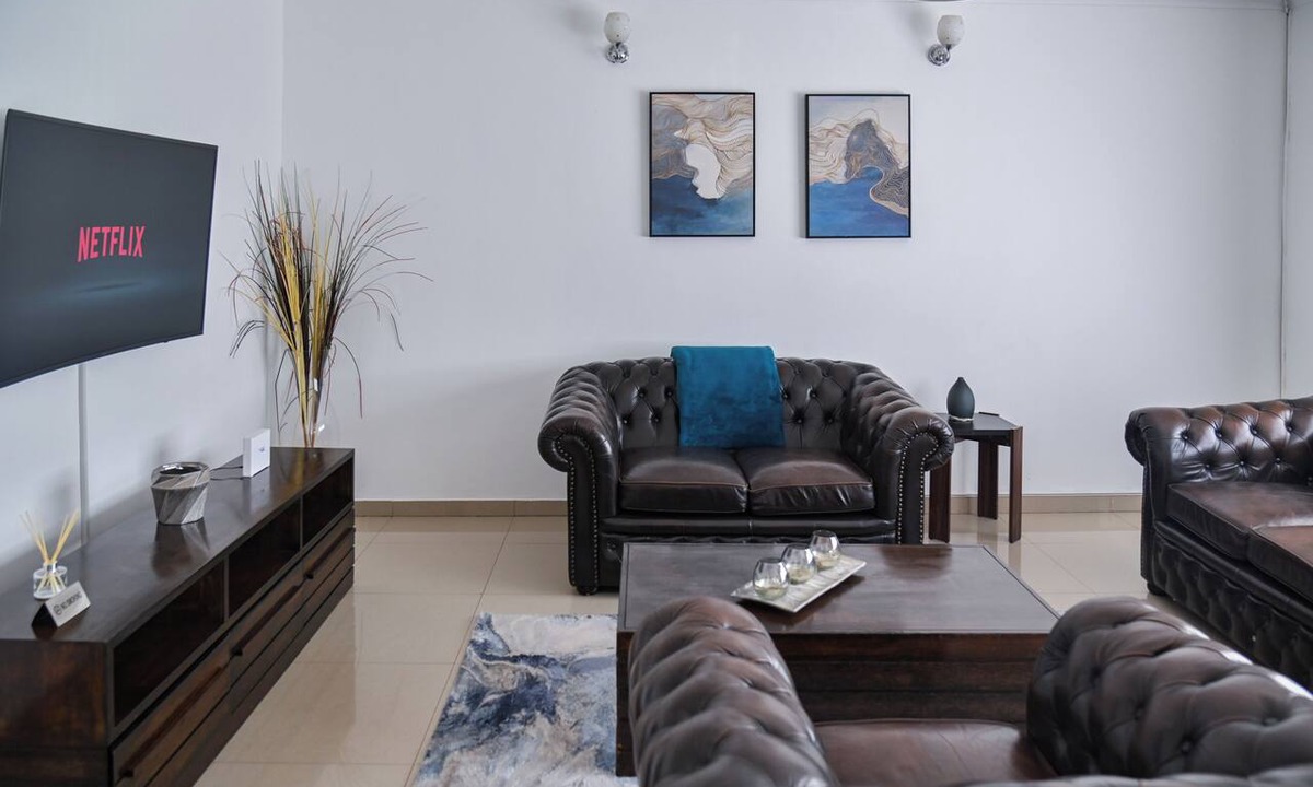 Lusaka Apartment | Enjoyable 3-bedroom apartment with back up power, DSTV, Wi-fi in vibrant Lusaka