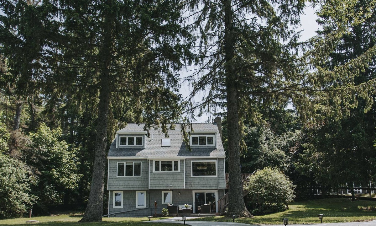 Cuba House | Exceptional cottage on the north shore of Cuba Lake