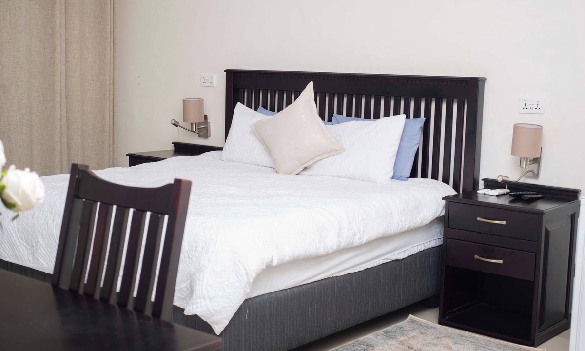 Kwekwe Apartment | Executive comfort with premium workspace - 2334