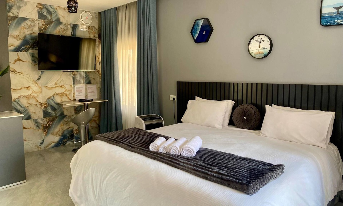 Harare House | Executive studio apartment near the airport - 2320