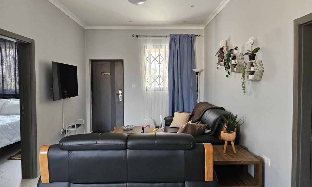 Lusaka Villa | Family & business friendly solar powered luxury 2 bed home with private pool