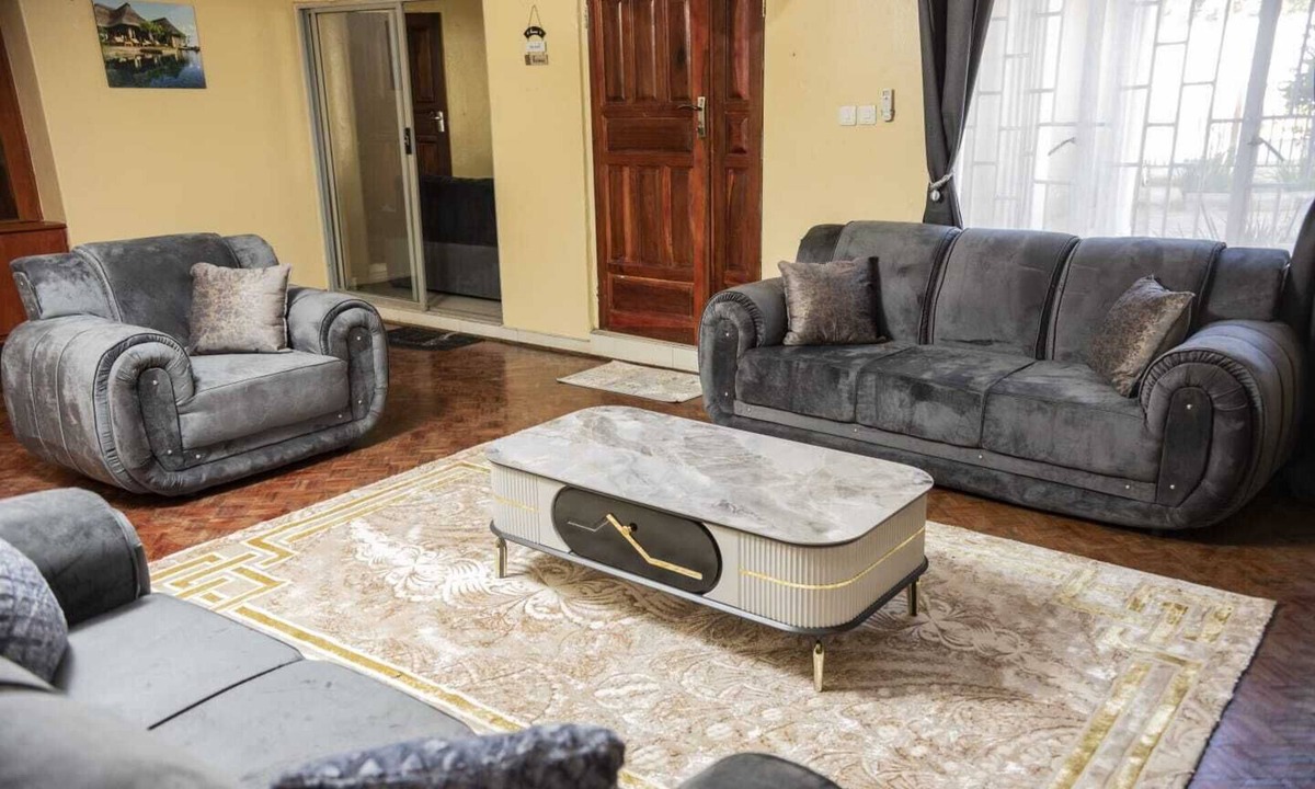 Cathedral Hill House | Family Friendly Sunningdale House in Lusaka, close to Malls and Embassies