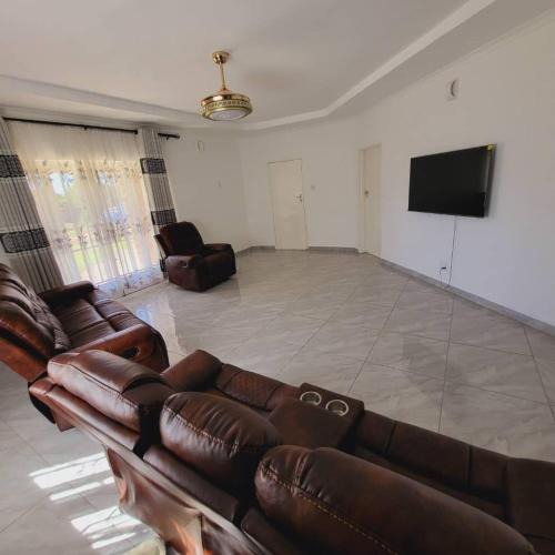 Bulawayo House | Familyfriendlyhome4u