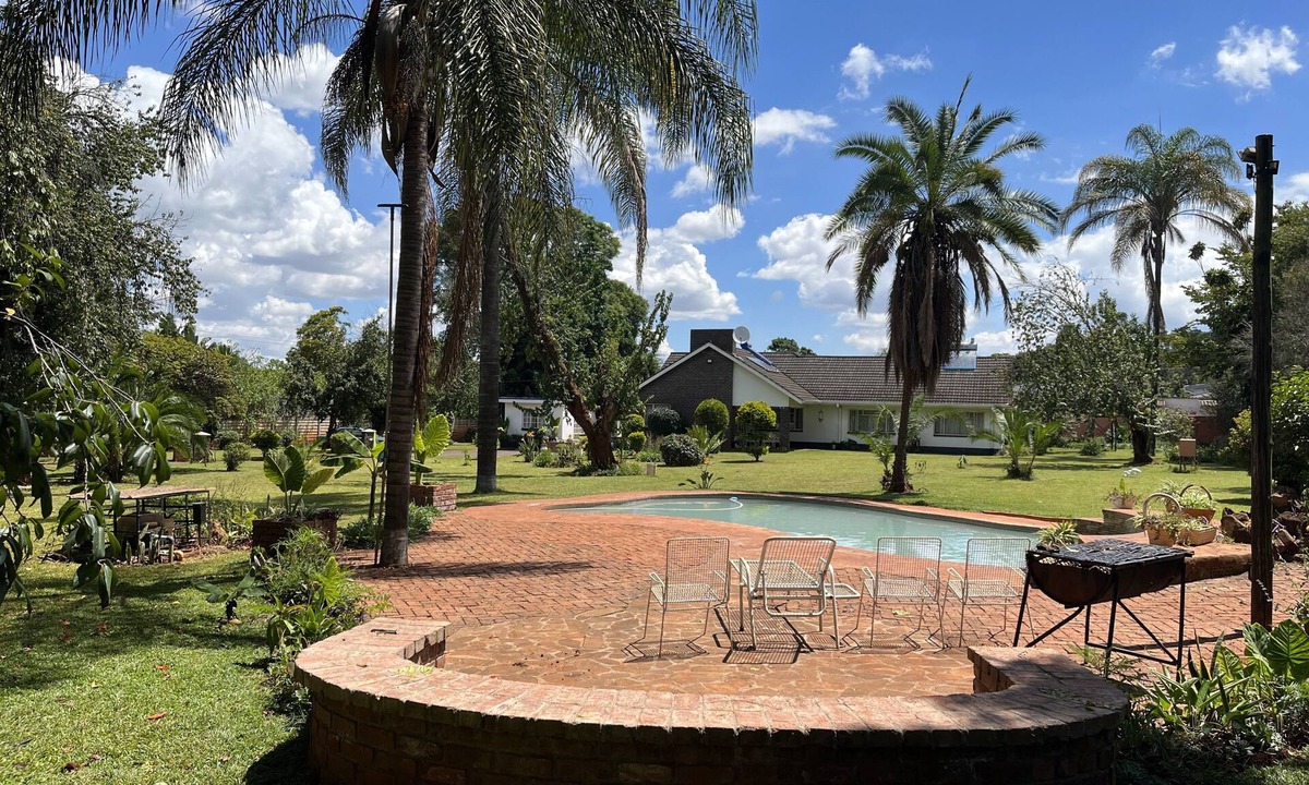 Greendale House | G & I House - Self Catering with 24/7 Security, On-site Assistant & Solar Backup
