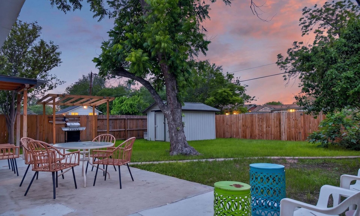 Jefferson House | Game Room + Huge Yard! 6 mi to DT and Pearl Dist