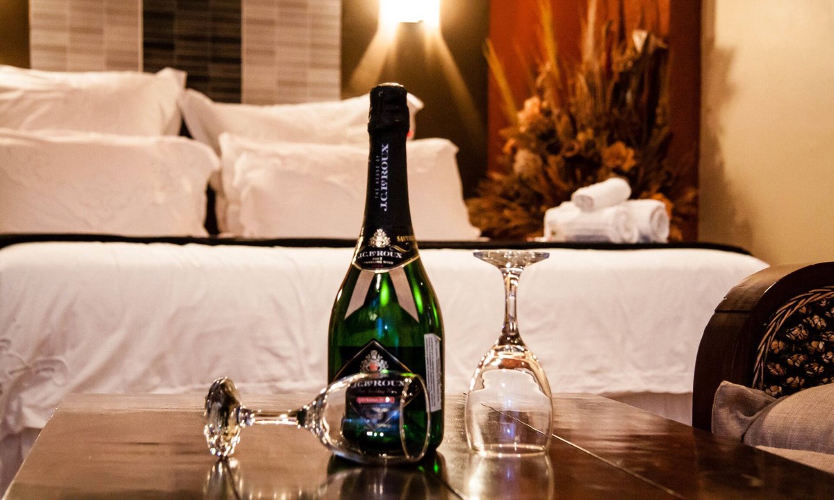Bulawayo House | Glen Lodge & Tours