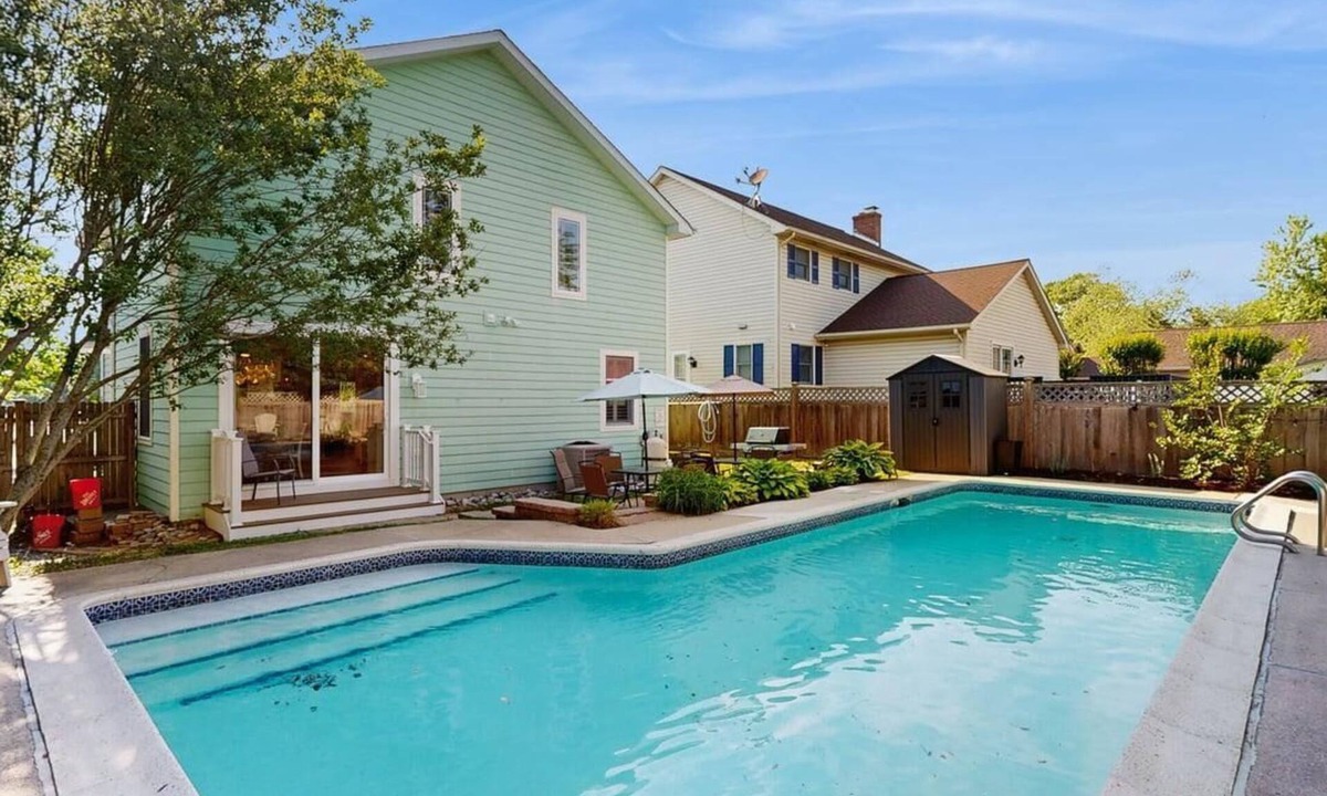 Country Club Estates House | Gorgeous home with private pool - dog-friendly - only three blocks to the beach