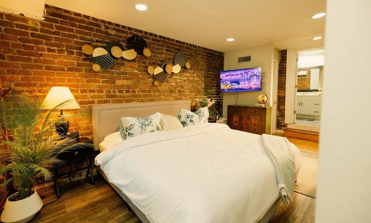 Virginia Highland Apartment | Ground floor flat at Virginia Highlands