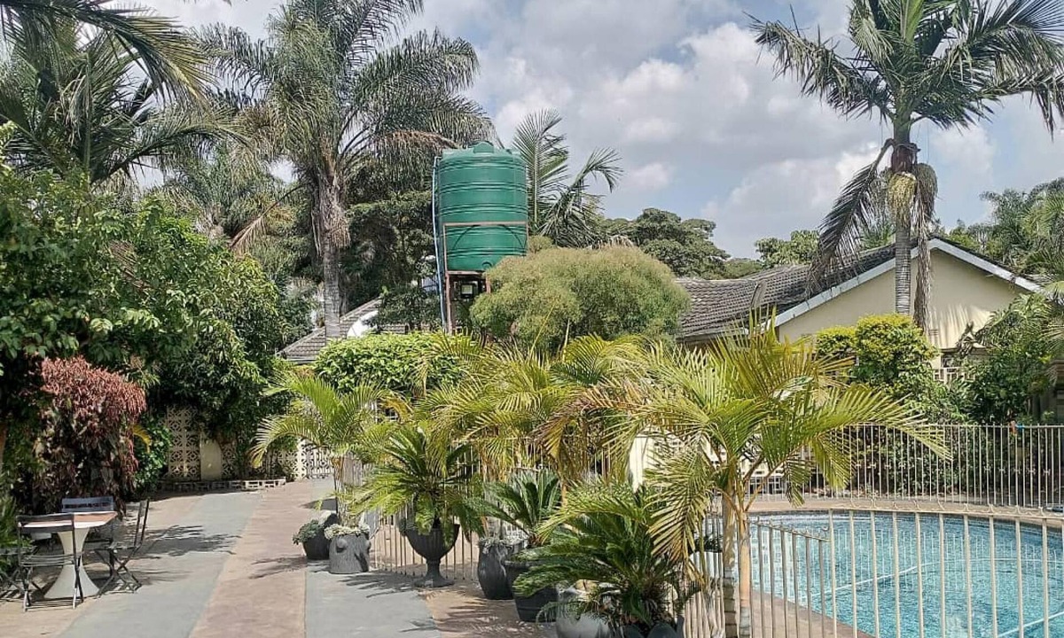 Harare Apartment | Guesthouse With Green Garden and Pool - 2102