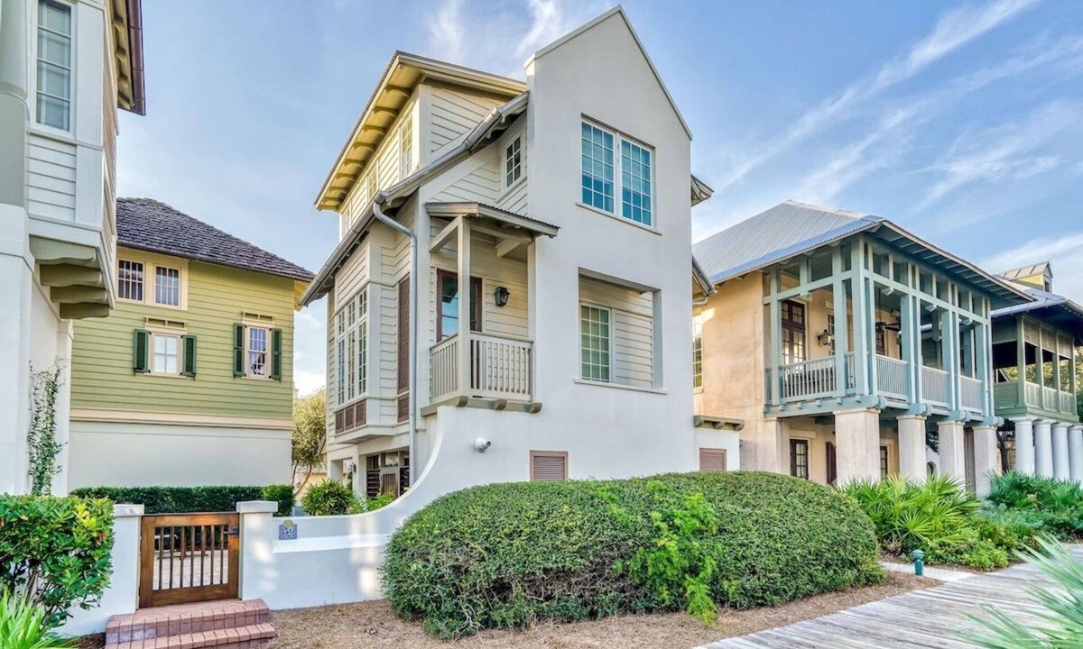 Rosemary Beach House | Gulf Front Carriage House + Beach Access- 34 S Briland by Royal Destinations