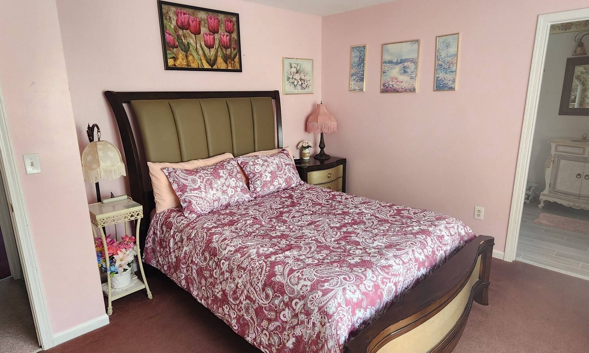 Harbor Springs Bed & Breakfast | Happy Days and Nights - Frontenac