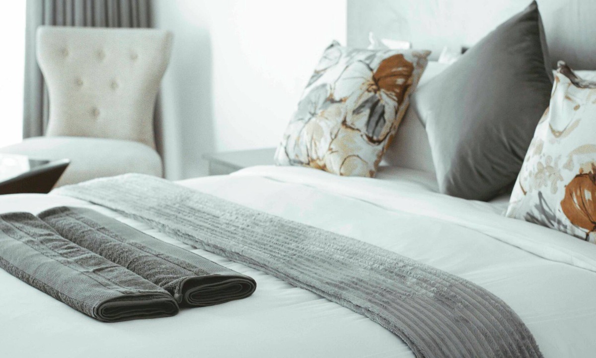 Harare Apartment | Harare Deluxe Homes- Grey-Suite Self contained studio with workspace and wifi