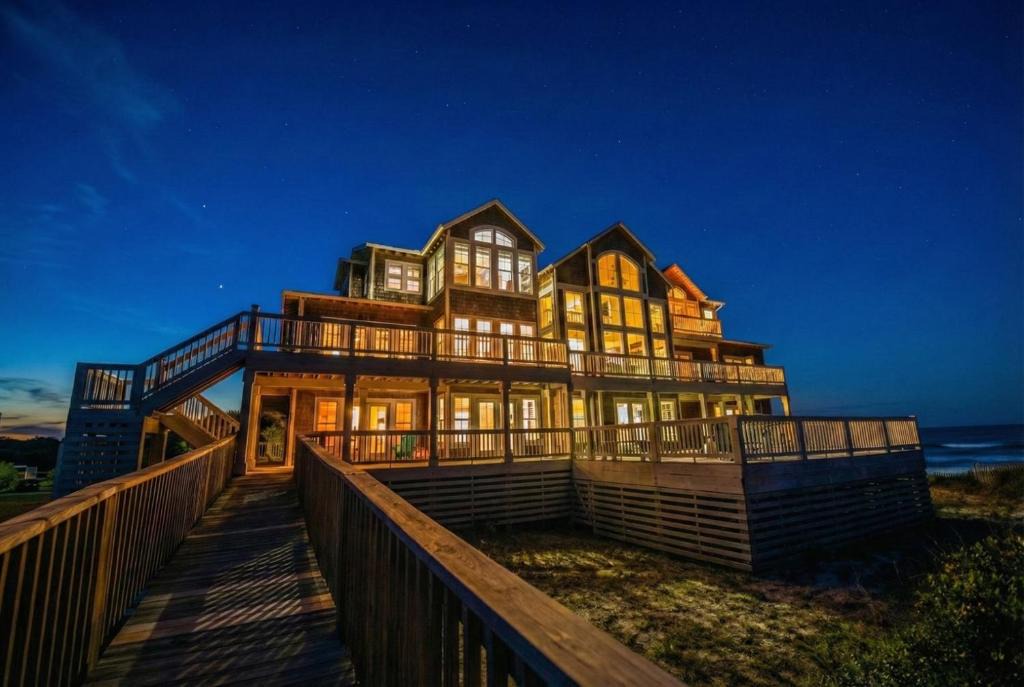 Corolla House | Hemingway Estate No Resort Fee Sleeps 32 Events Welcome