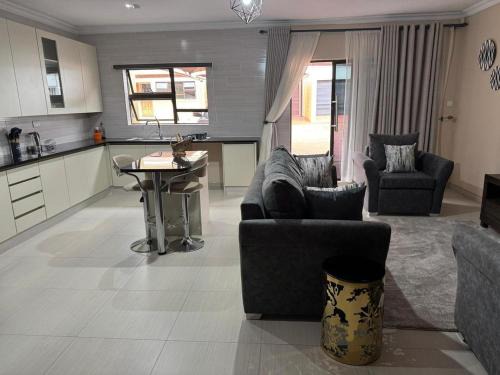Midlands House | Hidden Gem near Samlevy village