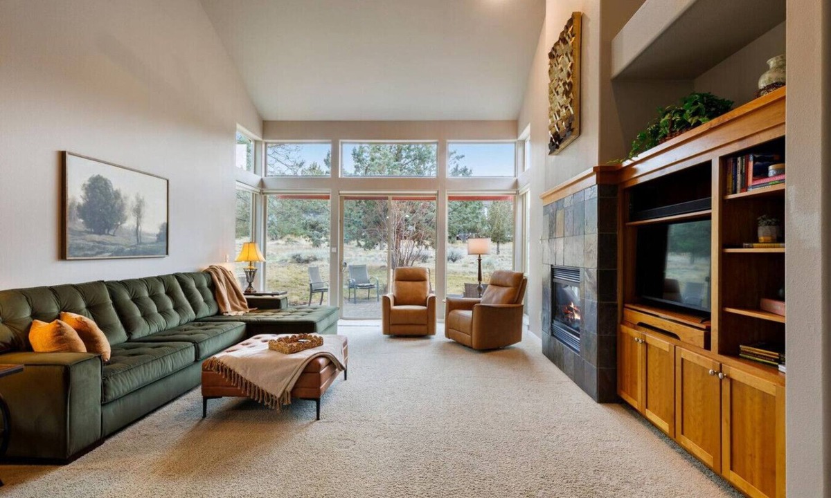 Redmond Condo | Highland Escape at Eagle Crest/private hot tub/resort passes