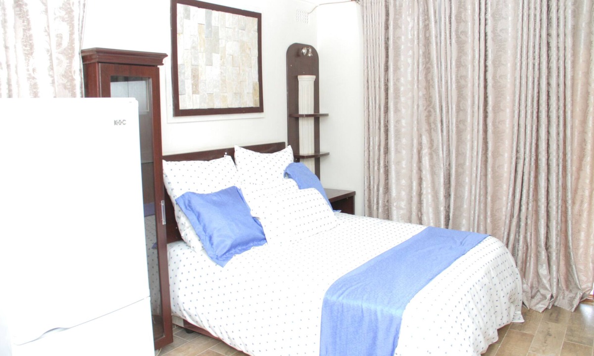 Harare East Cabin | Highlands Lodges And Apartments- 5 minutes to shopping mall