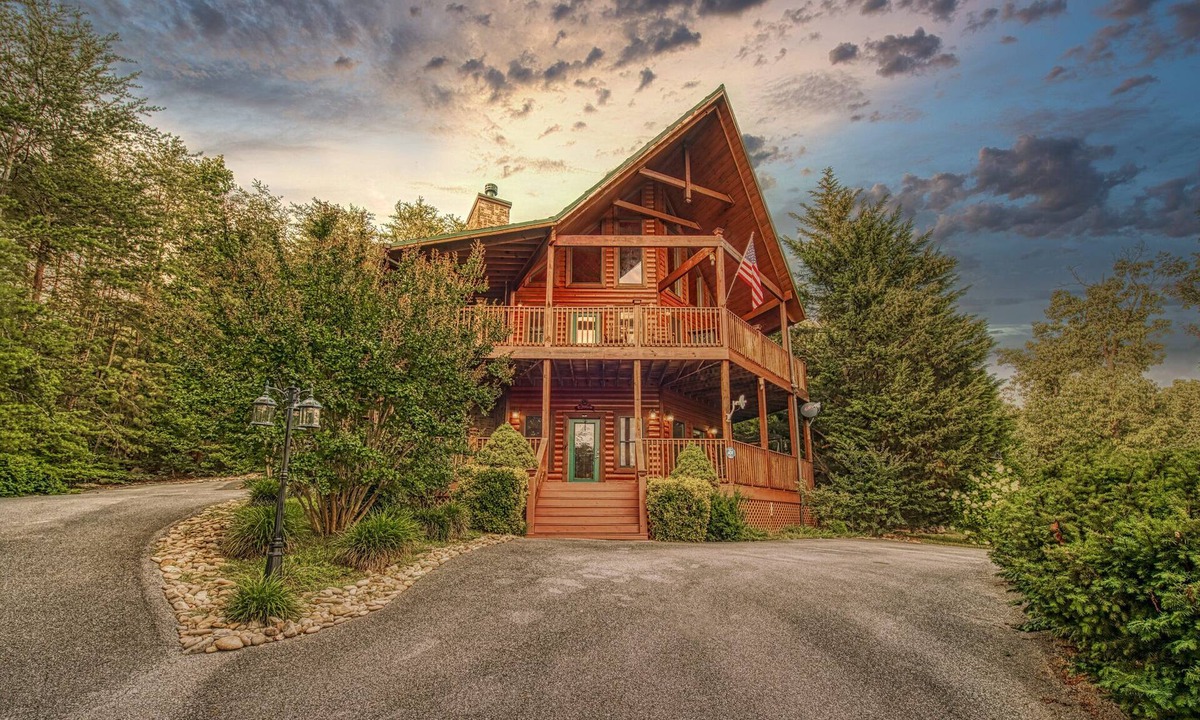 Townsend Cabin | Hill Hiker's Haven
