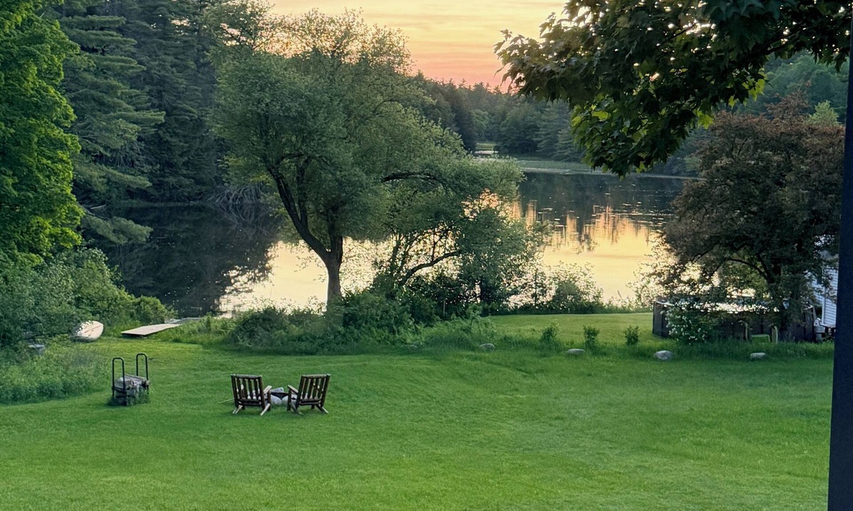 Chestertown House | Historic 1860s Farmhouse, Private Fishing Pond, Canoe, Hot Tub, Walk to Town.