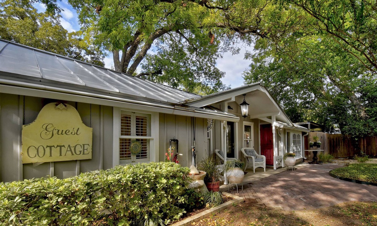 King William House | Historical King Williams,Guest House