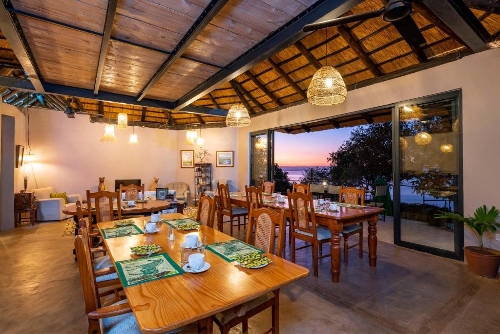 Kariba Cabin | Hornbill Lodge