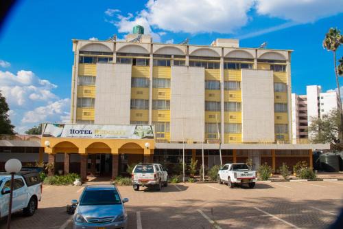 Kwekwe Hotel | Hotel Redcliff