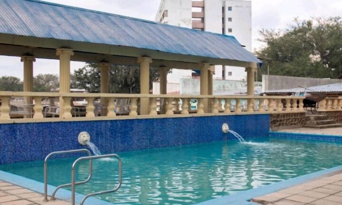 Kwekwe Hotel | Hotel Redcliff