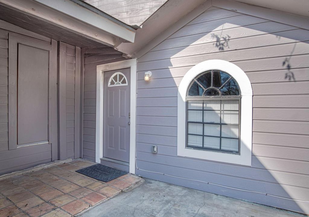 Arena District House | Houston St Guest house near Downtown/Military base