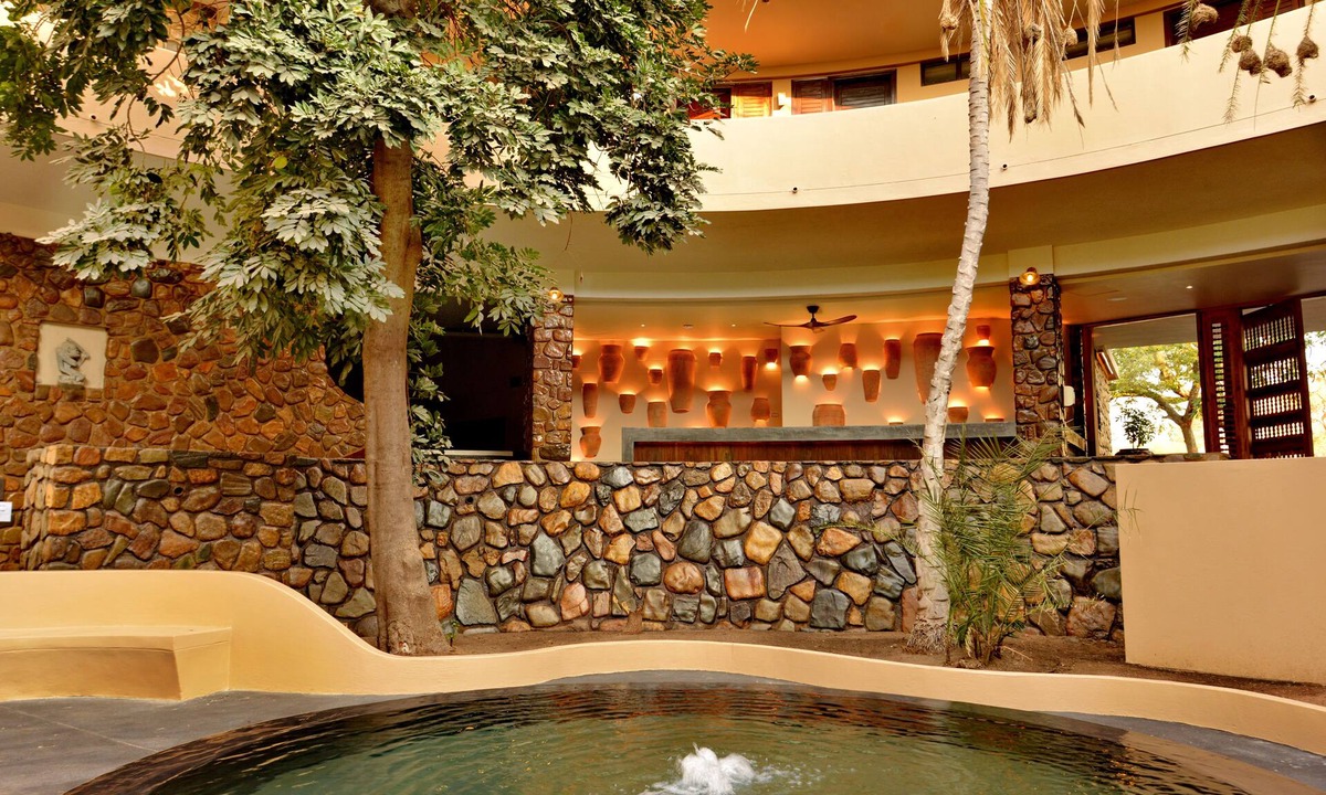 Dete Hotel | Hwange Safari Lodge