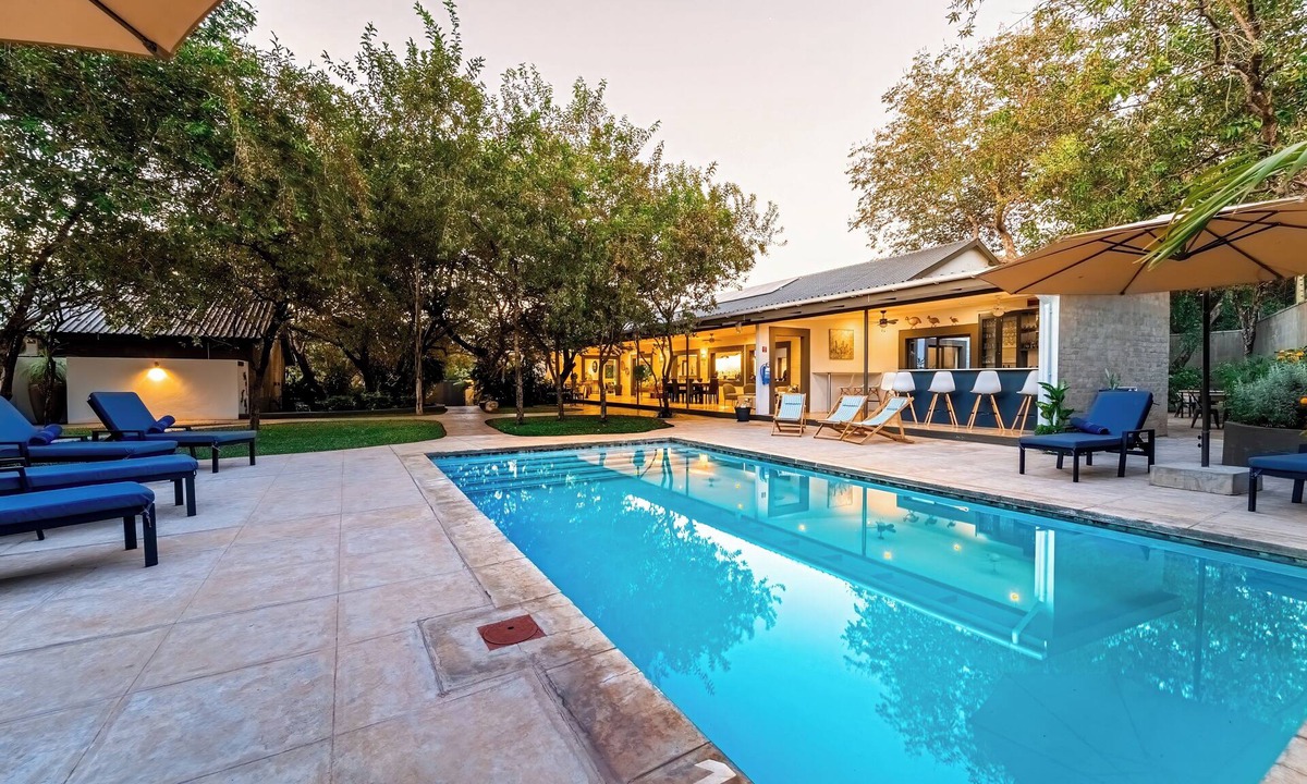 Victoria Falls Cabin | Kabakwe Guest Lodge