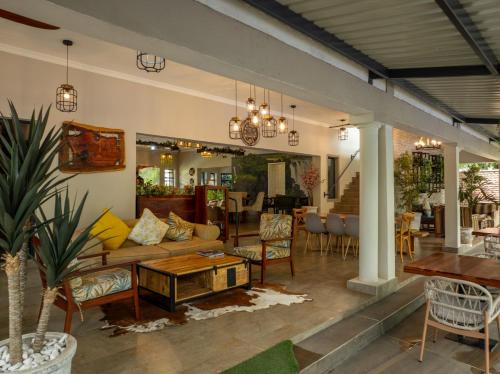 Victoria Falls Hotel | Kasambabezi Lodge