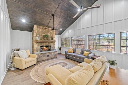 Eatonton House | Lakeside Lodge on Bluegill- Arcade, Dock, FirePit