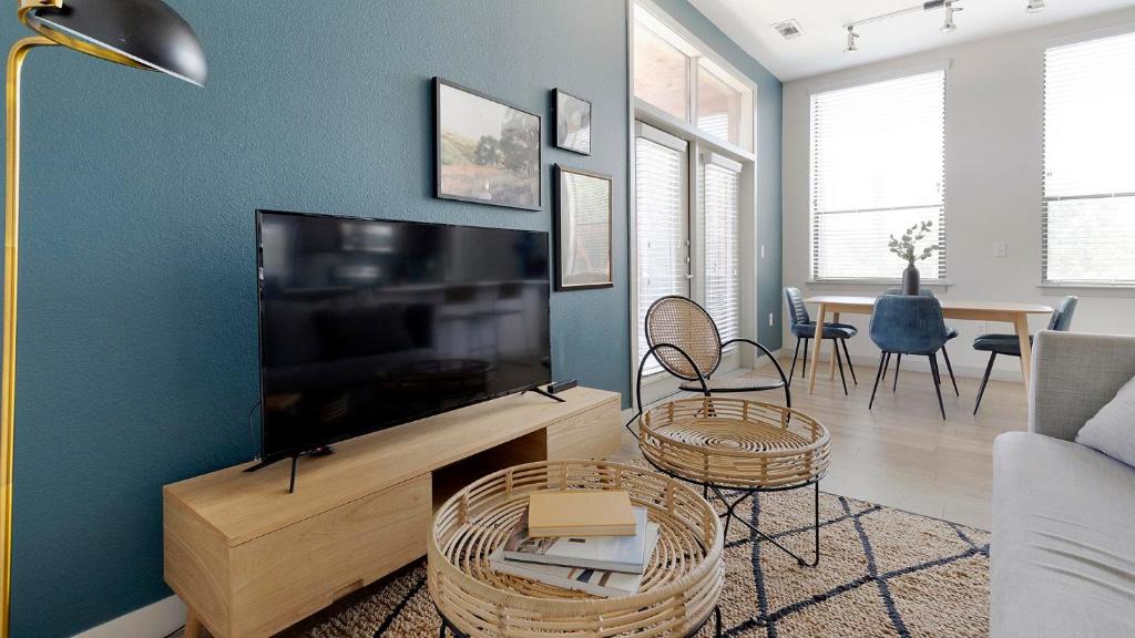 Downtown San Antonio Apartment | Landing Apartments - Agave