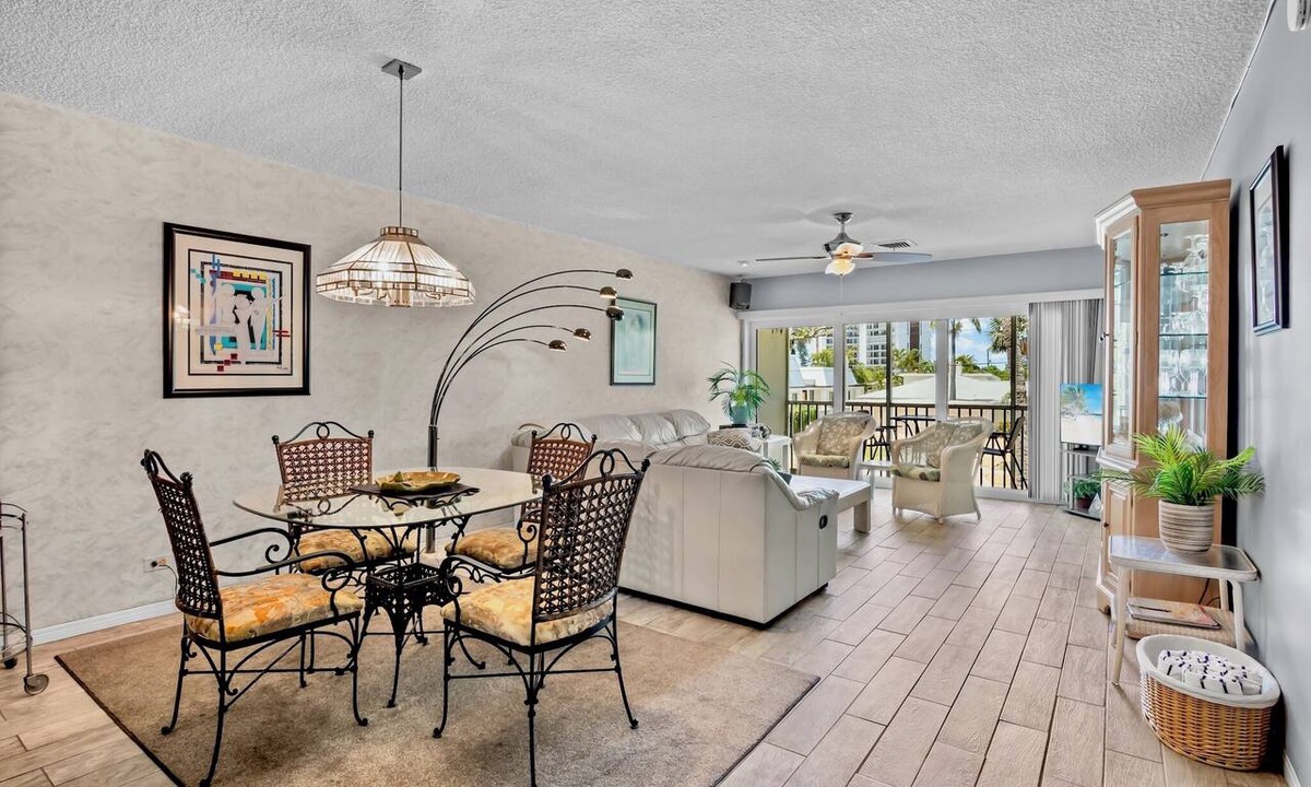 Saint Armands Key Condo | Lido Beach Oasis - Book your dream vacation today!