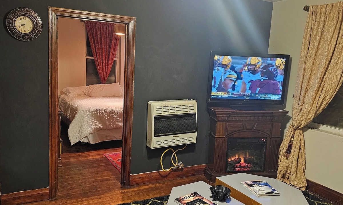 Logan Apartment | Loft 3 1-bedroom apartment in terrific Logan with Wi-Fi, AC