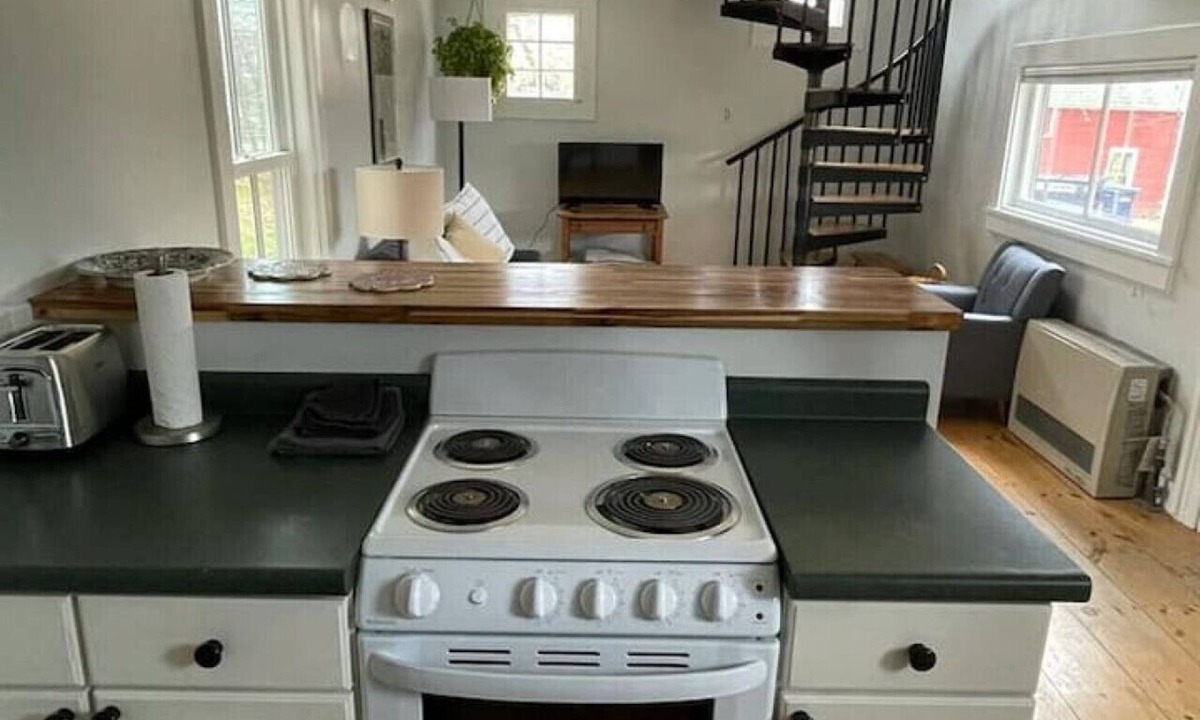 Shelburne Apartment | Lofted 1 Bedroom in Historic Downtown Shelburne