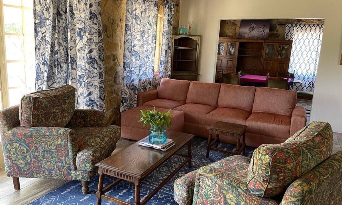 Nyanga Apartment | Lovely 4 bed house in Juliasdale - 2273