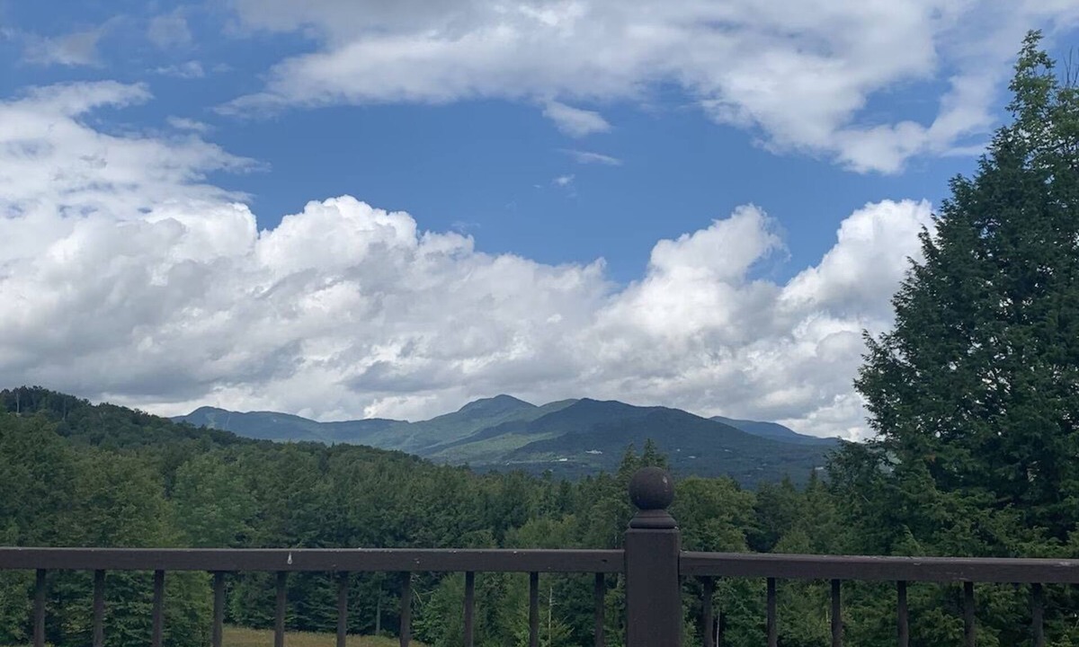 Moscow Villa | Luxury 3-bedroom Von Trapp Villa in Stowe with Mountain views
