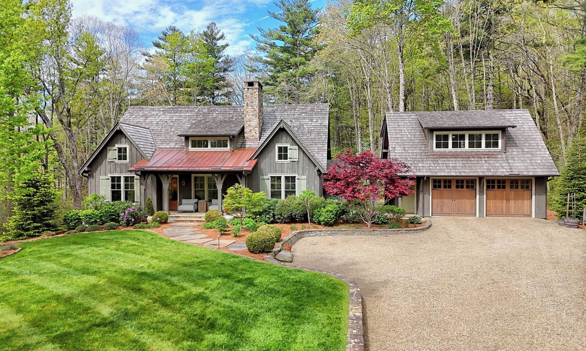 Cashiers House | Luxury 4BR 4BA Estate on 8 acres in Cashiers, NC
