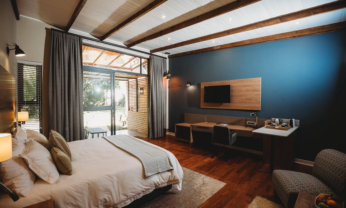 Harare Apartment | Luxury Suite with kitchenette in a 5* Lodge - 2263