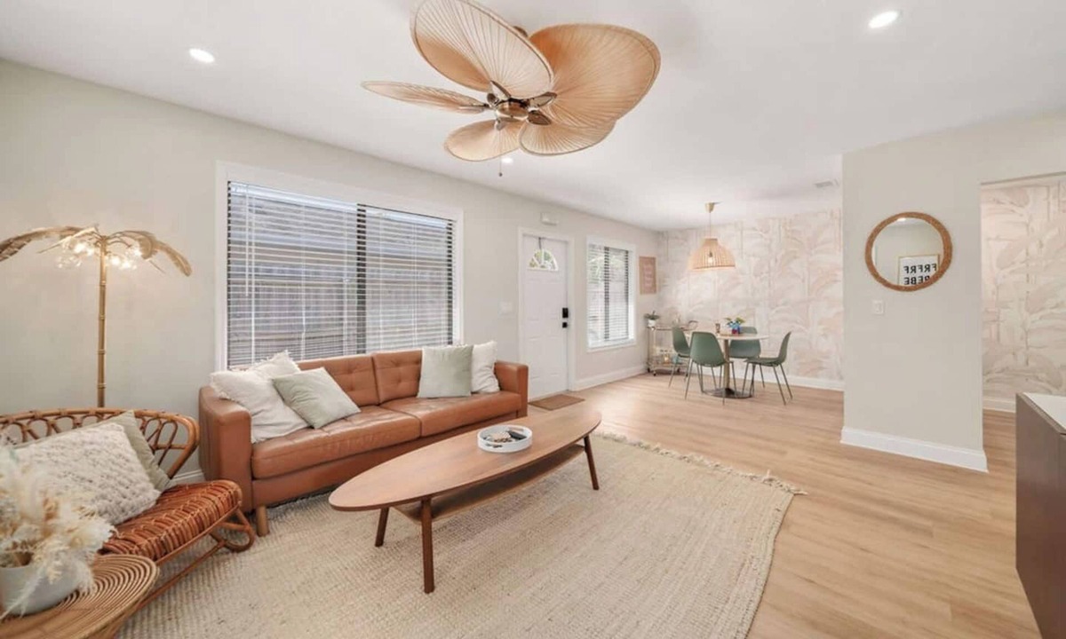 Port Canaveral Villa | Luxury Villa 3 Blocks to Beach, Saltwater Pool, Outdoor Oasis, firepit, sunlounge's, mini putt and close to all the area has to offer.