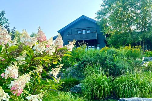 Moscow Villa | Luxury Villa at Stowe & Trapp with Exceptional Mountain Views & Resort Amenities