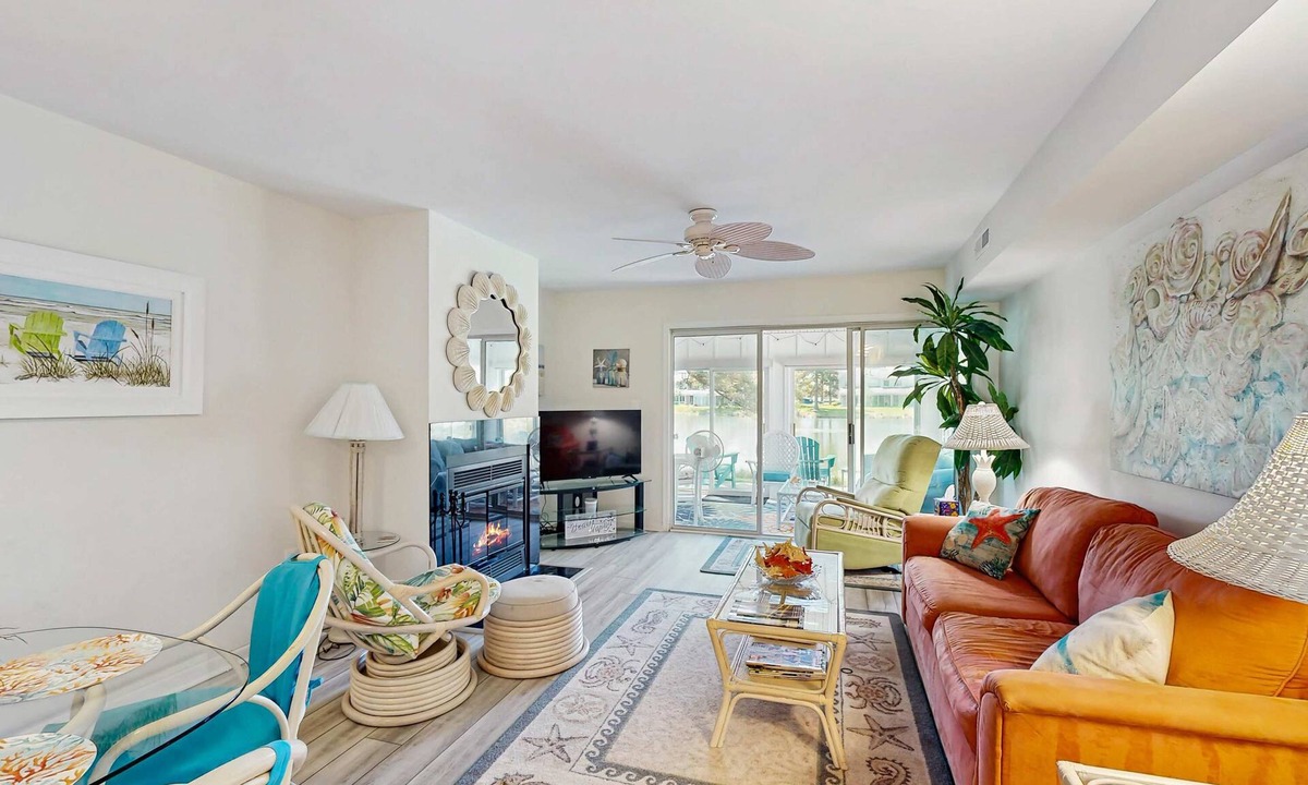 Selbyville Condo | Mallard Lakes condo w/community pool, hot tub, tennis & basketball court