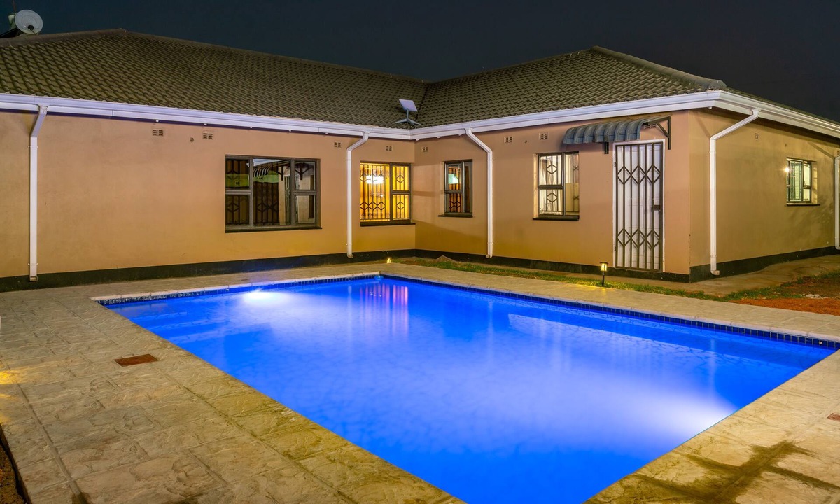 Harare East House | Manresa Estate has a Cousy 2 bedroom Apartment