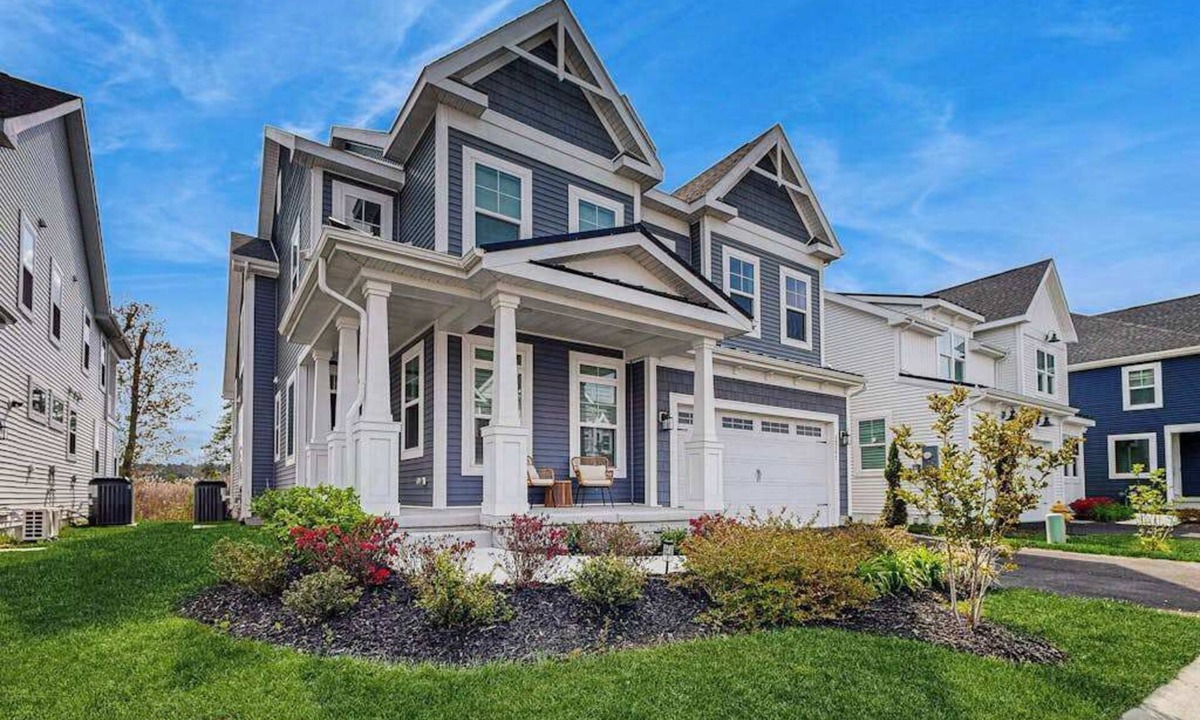 Cedar Neck House | Marlin Chase home with resort amenities, deck, grill, Free WIFI