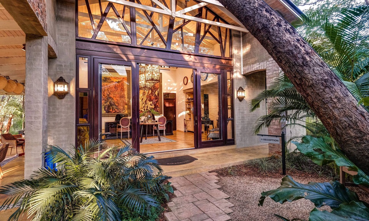 Victoria Falls Hotel | Mbano Manor Hotel Victoria Falls