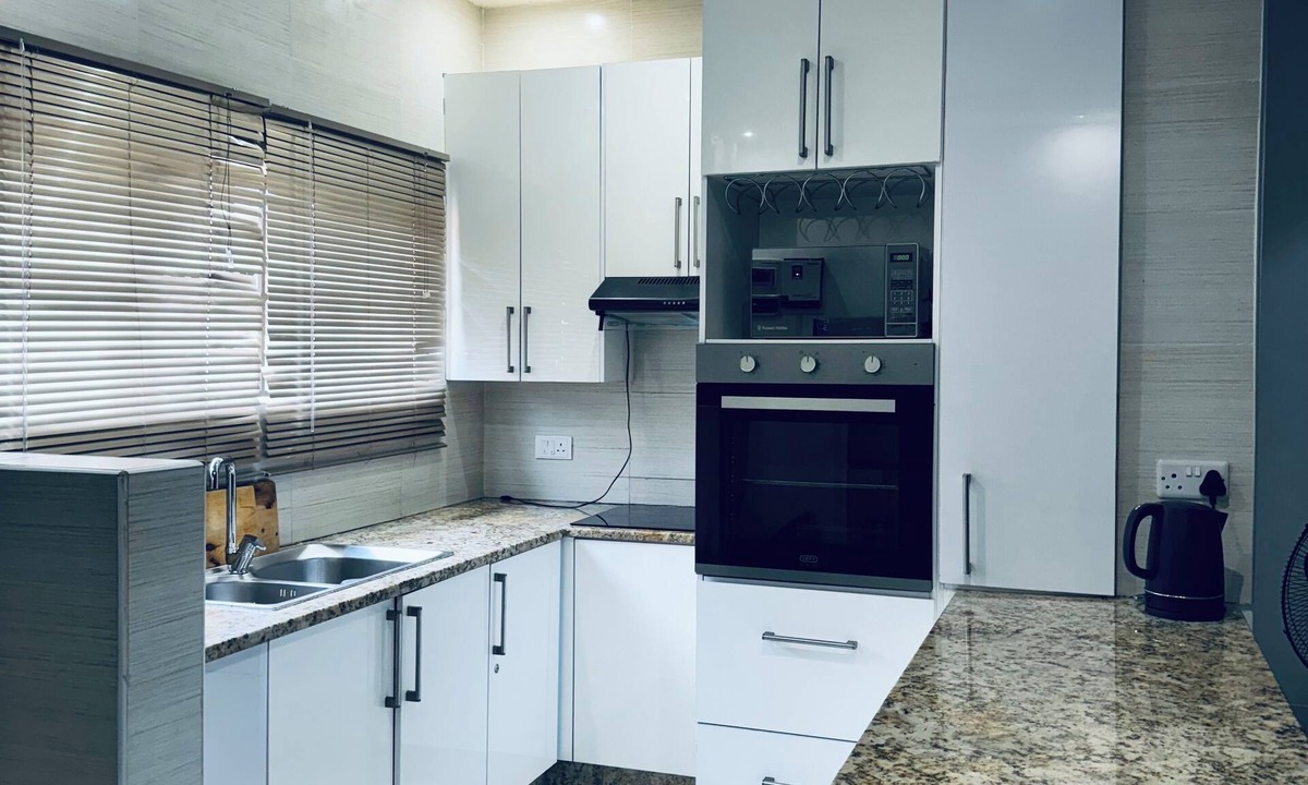 Harare Apartment | Modern 2 bed self catering apartment. Simple and stylish