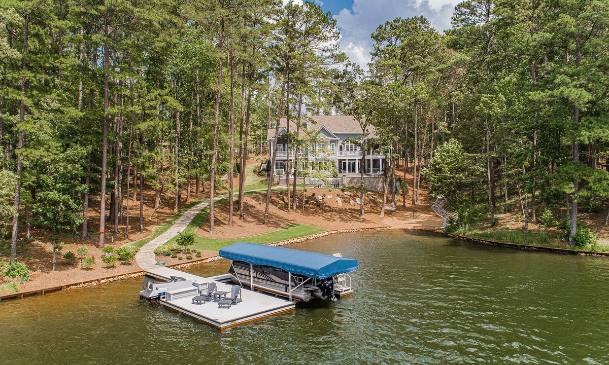 Eatonton House | Most beautiful Resort Property in Reynolds for Masters - book now!